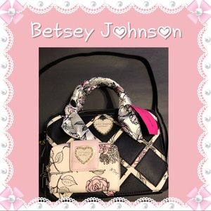 Betsey Johnson Tote & Wallet Set Black Pink Roses